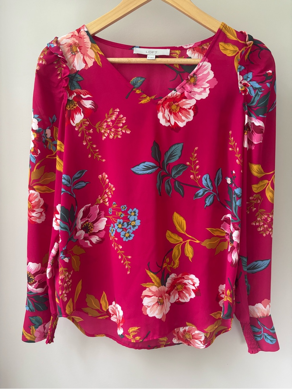 LOFT Pink Floral V-Neck Long Sleeve Blouse Size XS
